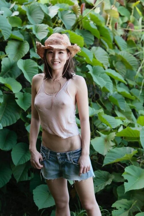 Risa Izumi41e945948b43617912