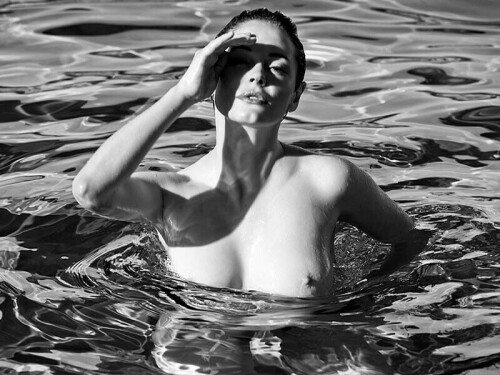 Rose McGowan Poses Nude For Flaunt Magazine 03