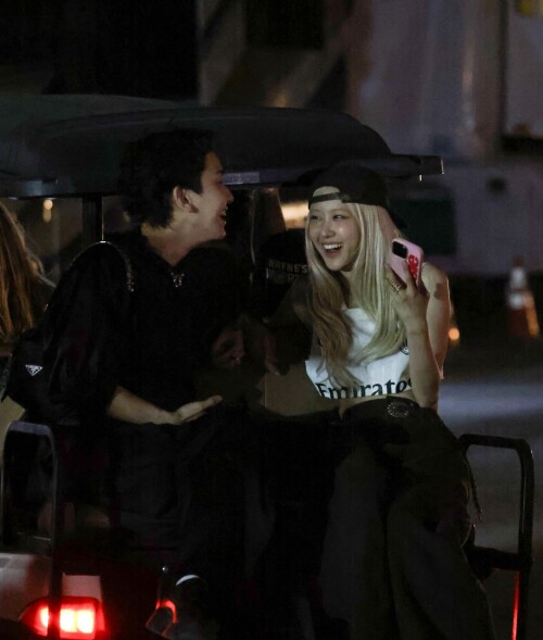 RoseCoachella12a92537cbaafddaf