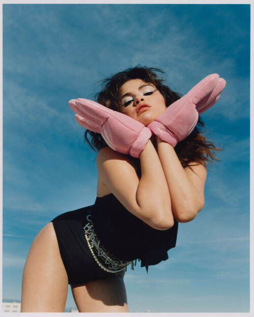 SELENA PEOPLE MAG 008