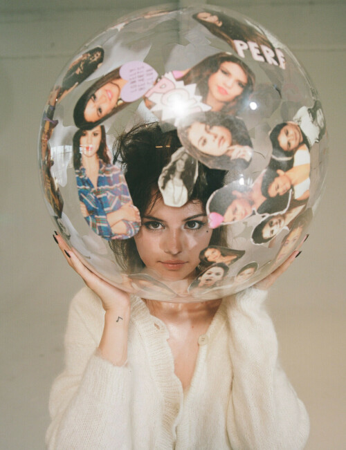 SELENA PEOPLE MAG 020