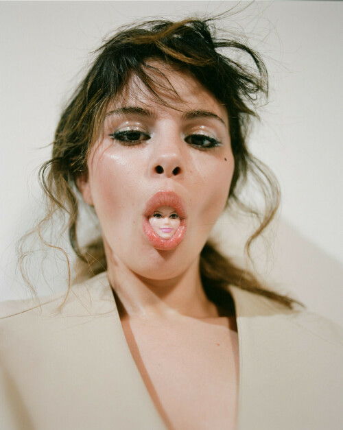 SELENA PEOPLE MAG 024