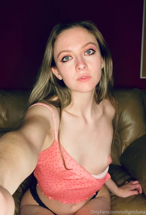 SGD Couch in Pink Black 2