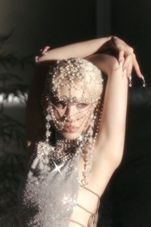 SOMI Closer MV Concept Photos documents 33b6ffb2fbdaa8e64