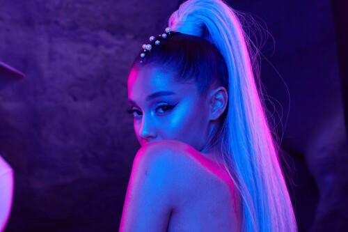 STpUn8DAdrQ439ca8756636d582