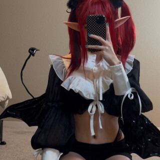 SUCCUBUS-COSPLAY---1dbe7158fa6374476