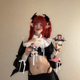 SUCCUBUS-COSPLAY---3625b47551c0ba20d