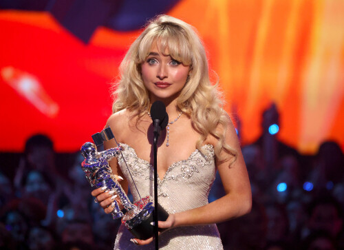 Sabrina Carpenter MTV VMA Show 2024 09 11 3e2f758b6606bbf73