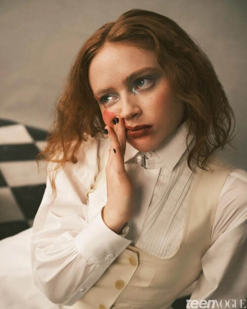 Sadie Sink WM TeenVogue March April2025 33a1ff539e2d79e48