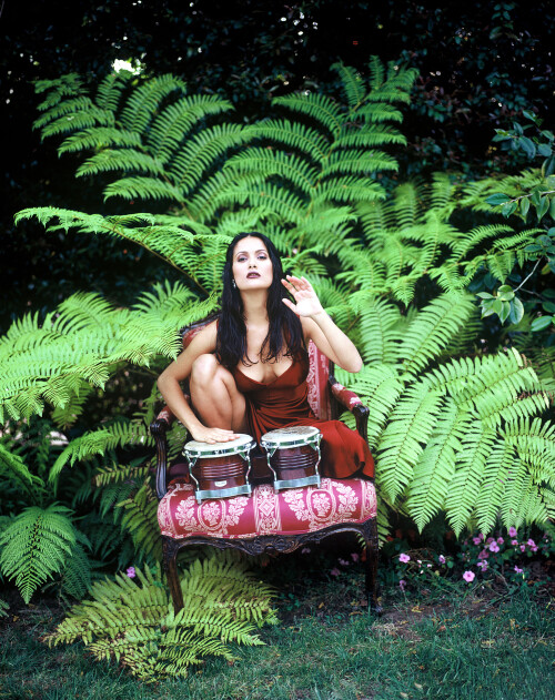 SalmaHayek0122bbf3764a075ab24