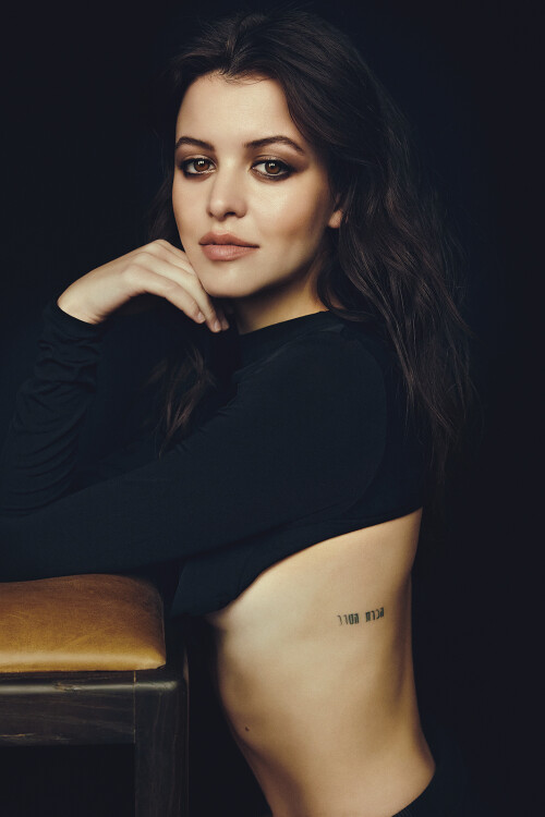 SaraWaisglass 20210331 Shot01 0936b17e9a6f7a3e69e7