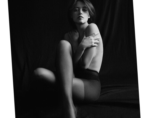 SaraWaisglass_20211126_Shot05_1662_w484df763bd2d9281