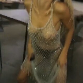 Scarlett-Leithold-Nude-TheFappening.Pro-1