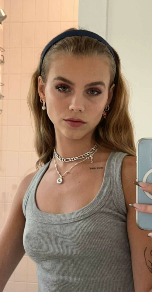 Screen Recording 20220503 030841 Snapchat.mp4 20220503 030945.930