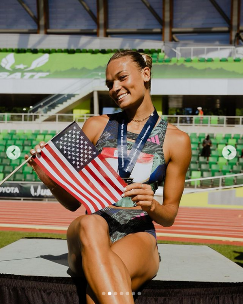 Screenshot-2024-06-24-at-10-44-03-Anna-Hall-annaa.hall--Instagram-photos-and-videos3a84d1a9f257167e