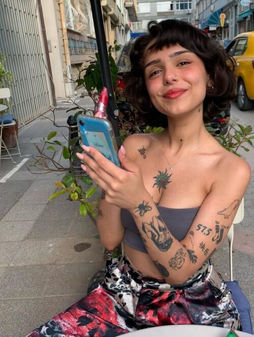 Screenshot 2023 01 31 02 13 57 445 edit com.instagram.android