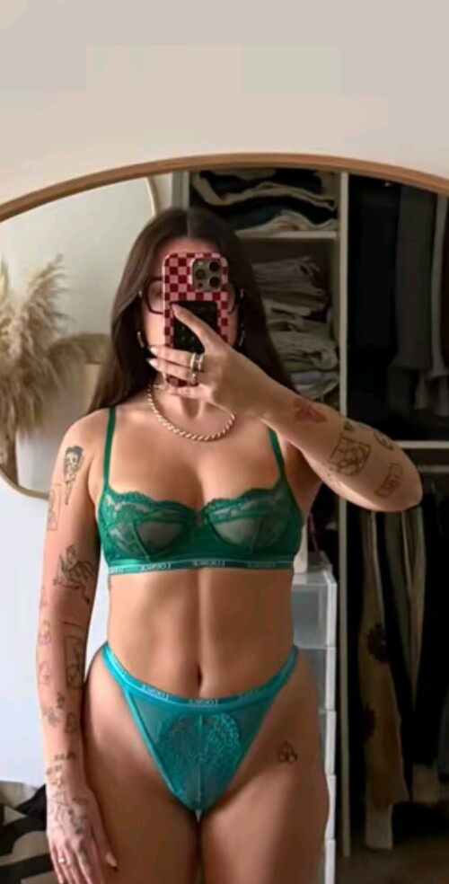 Screenshot 20250101 200848 TikToka25b985ff2e2c6da