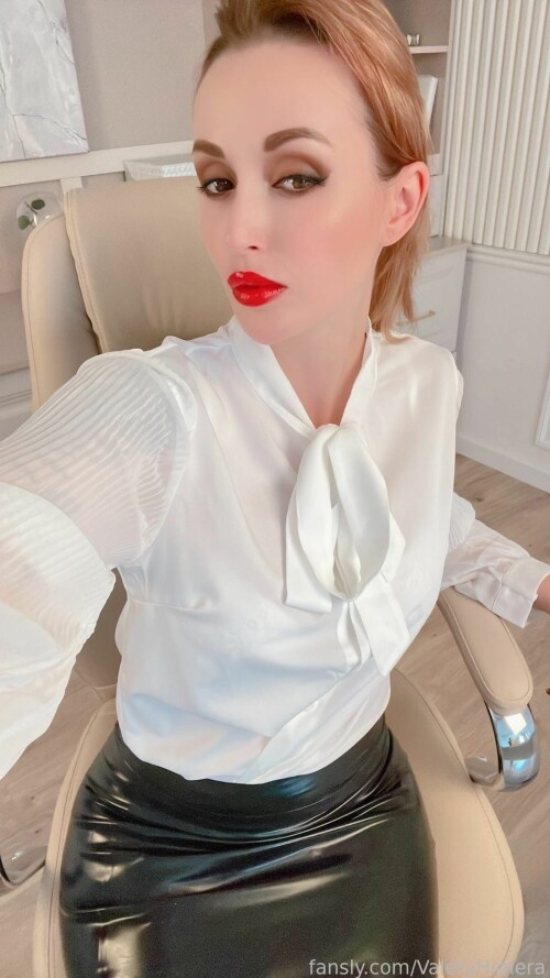 Secretary Selfie fansly 12jcir4kd8n8