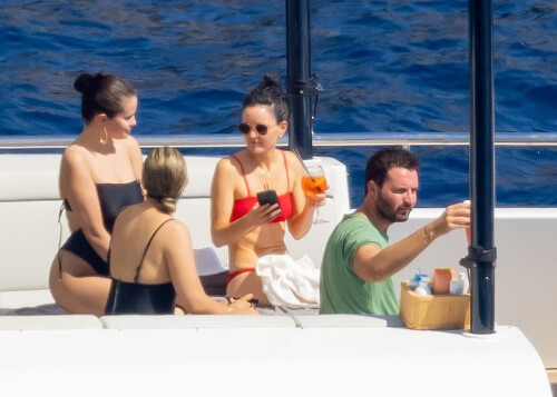 Selena Gomez 14