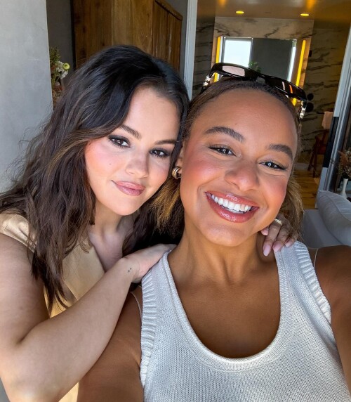 Selena Gomez 23be95d890fc5edda