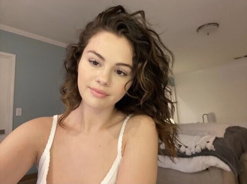 Selena Gomez R006ae6bdfe4807542ca