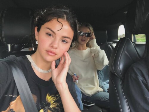 Selena Gomez R0207526d619307c7378