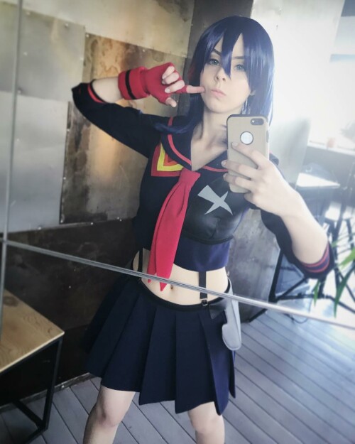 Selfie disharmonica BUrXKZ1DBJb