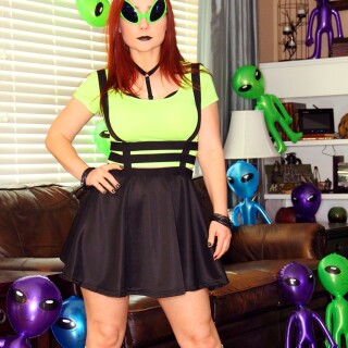 Sexy-Pattycake-Remastered-Alien-Invasion-I-0011b236dd764709d23