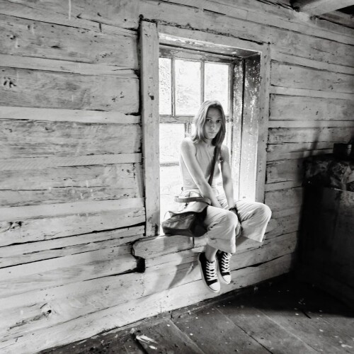 Sexyonwindoweaced2f02720e30e