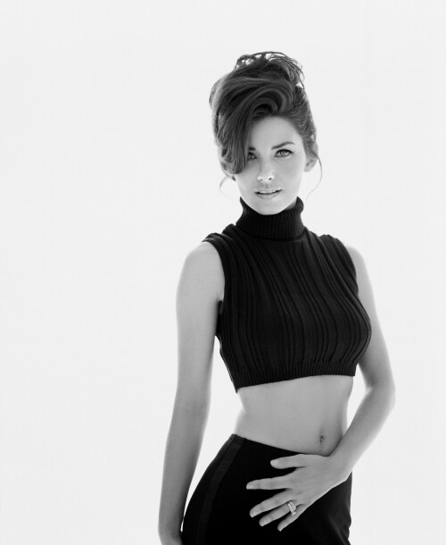 Shania Twain by George Holz