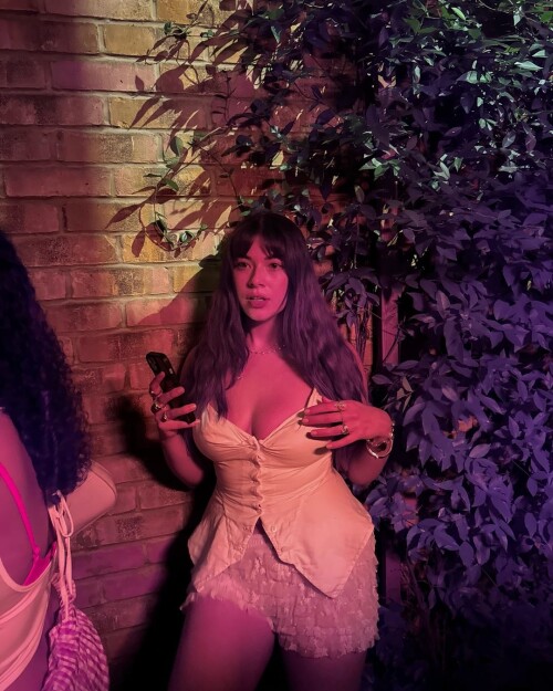 Shes always in the smoking area7aa0cf1bbc0ac6e6