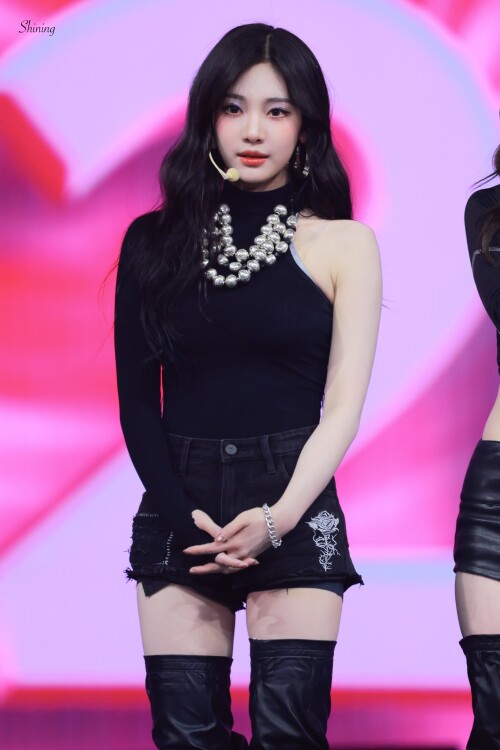 Shining 1878376116726984996 1f9f5b391ba681ca5