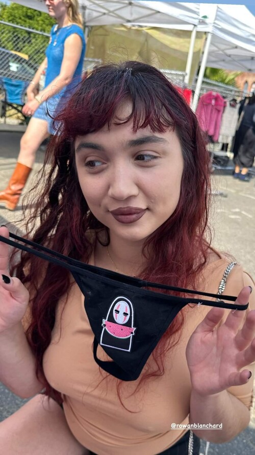 Showing it off5b03e177a52b251e