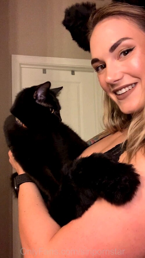 Siri Dahl Black Cat6