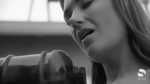 Siri Dahl Gym Tease18