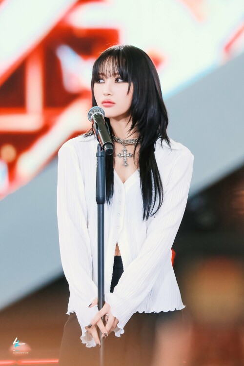 Siyeon 220515 3