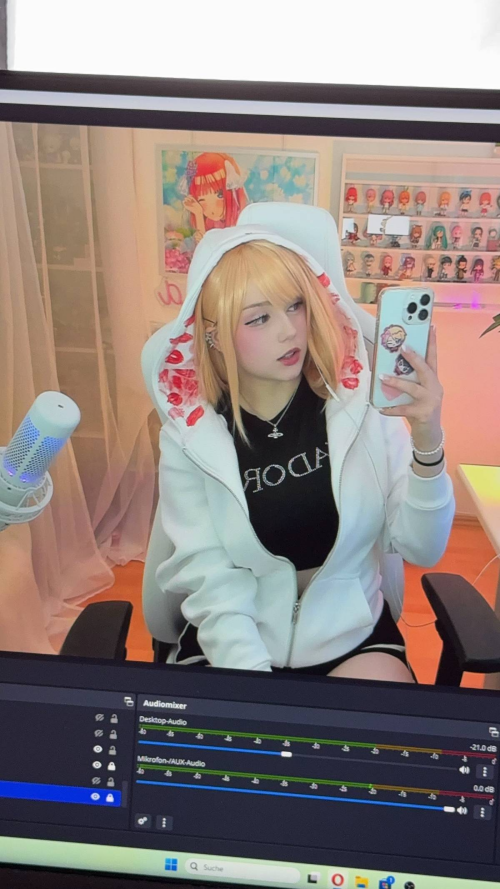 SnapTik-dot-Kim-54a036557a05d42788fd442eced29992