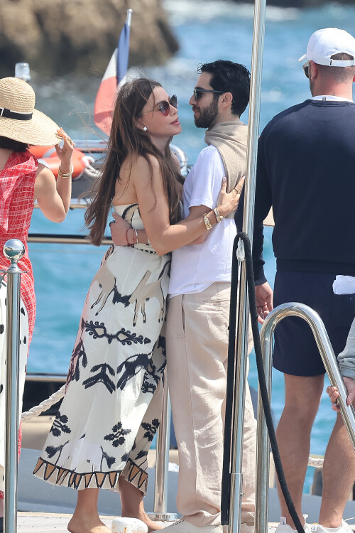 Sofia Vergara leaves the Eden Roc hotel with a friend during the Cannes Film Festival, Cap d'Antibes, France, 21 May 2025. Photo by ABACAPRESS.COM