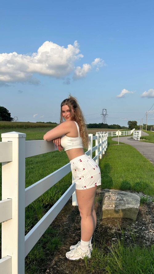 Solyptube Sondra Blust on Snapchat 19230d16633944fa5a