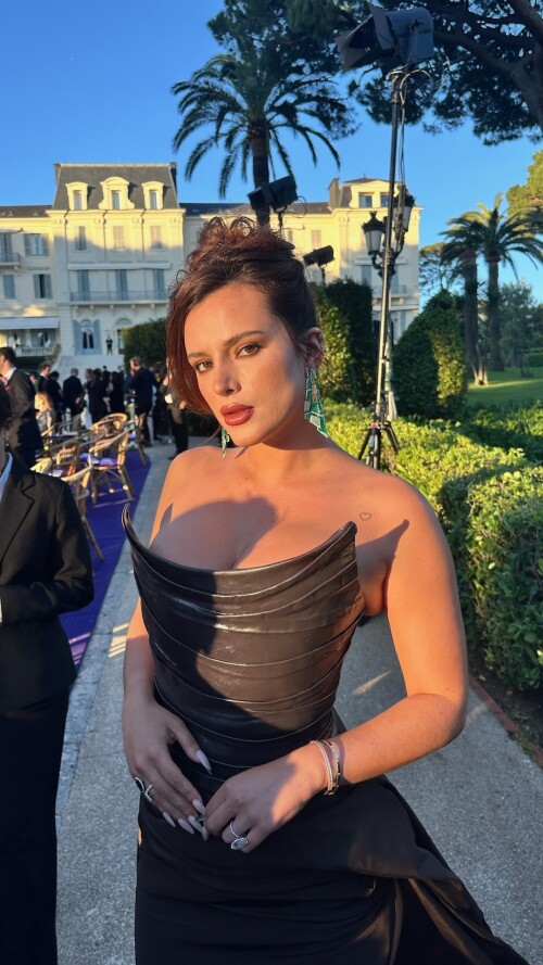 Solyptube View this Snap from Bella Thorne on Snapchat 1364b4815ace50b655