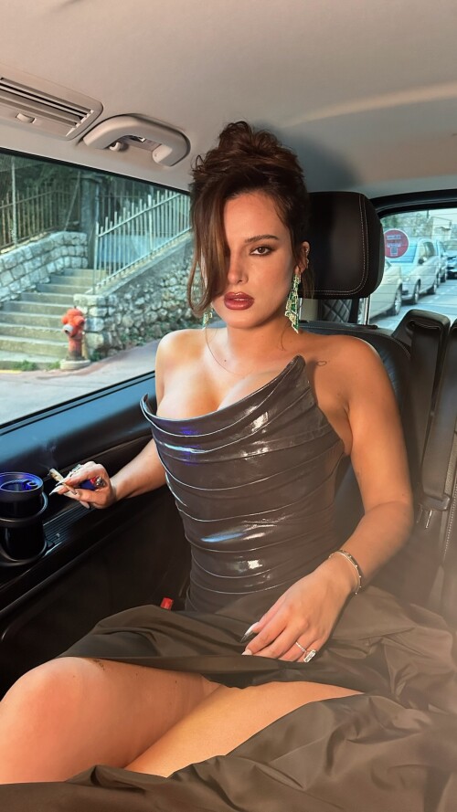 Solyptube View this Snap from Bella Thorne on Snapchat 774c1f285d0eb9c8d9