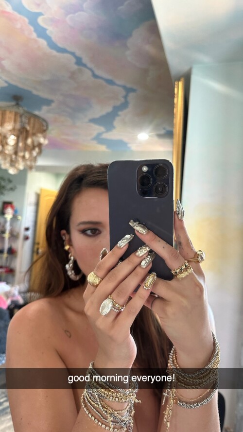 Solyptube View this Snap from Bella Thorne on Snapchat 811d17f917b673c397