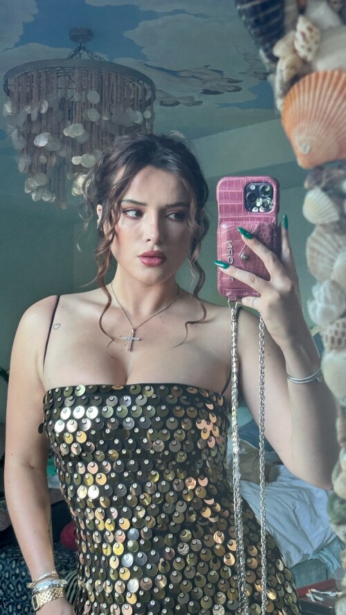 Solyptube View this Snap from Bella Thorne on Snapchat 936c8fddd52a738cc3