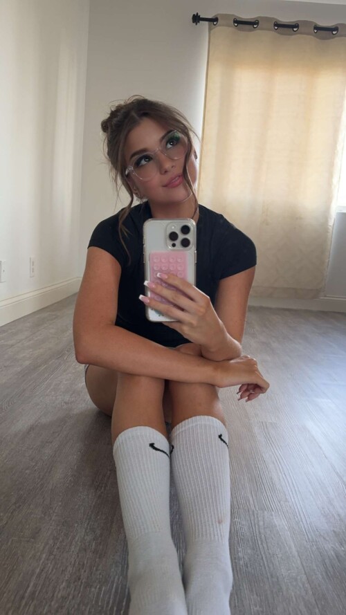 Solyptube View this Snap from Brooke Monk on Snapchat 2024 03 15T082648.352c0b59970813c5564