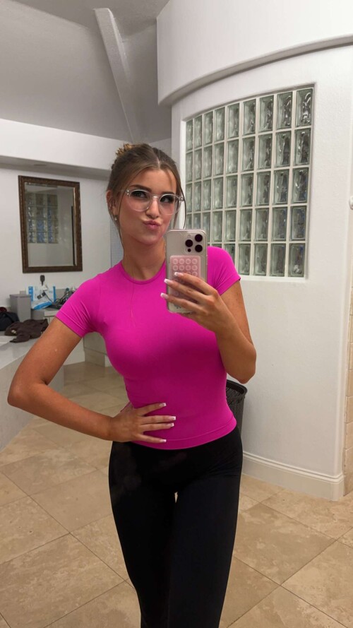 Solyptube View this Snap from Brooke Monk on Snapchat 53d76eea029ae94275