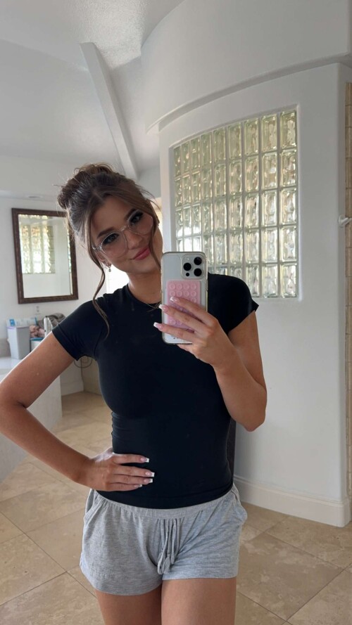 Solyptube View this Snap from Brooke Monk on Snapchat 7213c8add87821d2a4