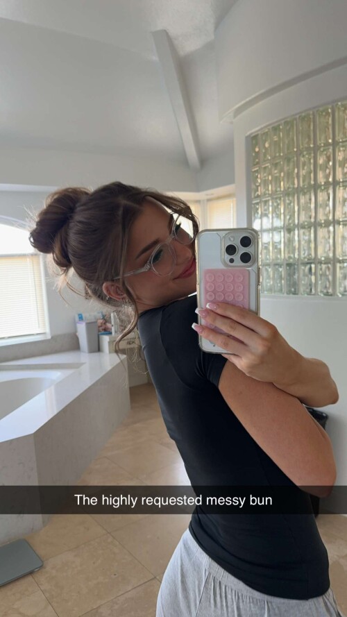 Solyptube View this Snap from Brooke Monk on Snapchat 7446b90ce3addfc468