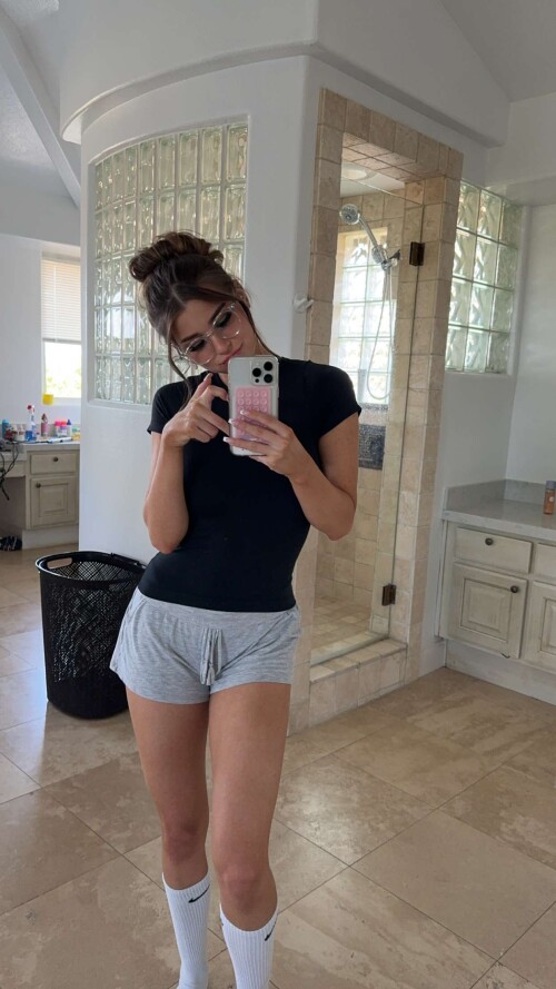 Solyptube View this Snap from Brooke Monk on Snapchat 79d5e34ffcb0740b53