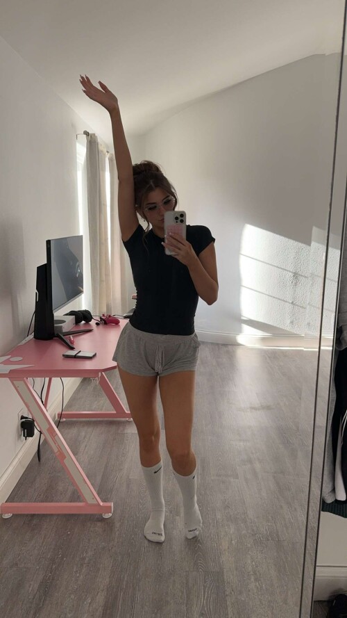 Solyptube View this Snap from Brooke Monk on Snapchat 8586efb0b28453a4aa