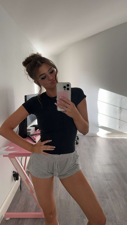 Solyptube View this Snap from Brooke Monk on Snapchat 8731563ae0aeeb1a57